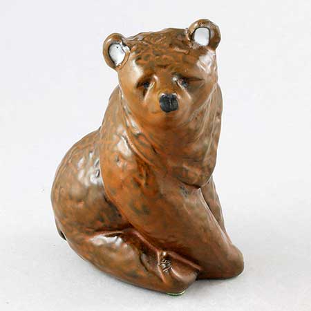 Ester Wallin Upsala-Ekeby figurine Bear (model 0153), 1970, height 15 cm