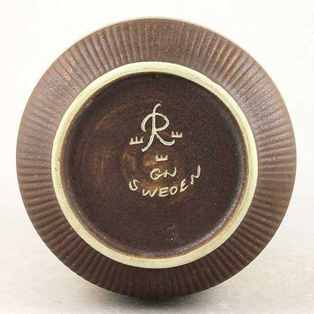 Gunnar Nylund Rörstrand The lower side of a Petitess object