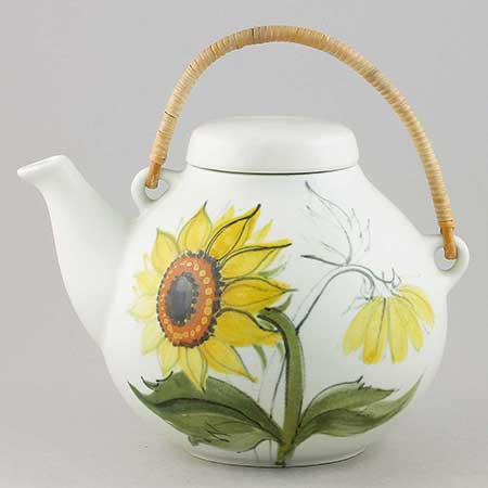 Hilkka-Liisa Ahola Arabia Kukka Teapot, model GA 3, 1,6 Ltr