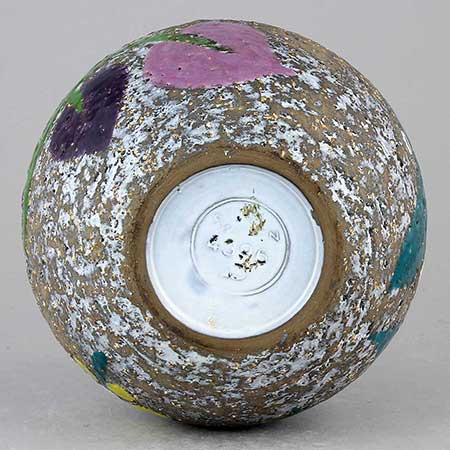 Mari Simmulson Upsala Ekeby The lower side of an Ester object