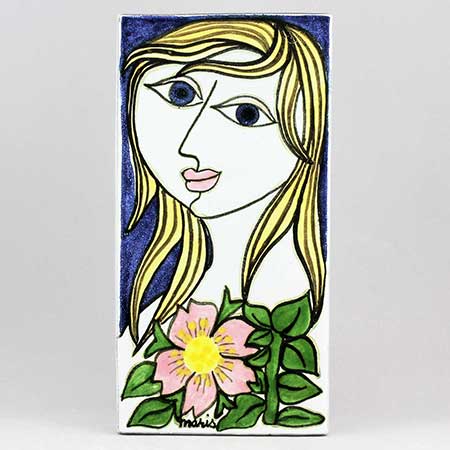 Mari Simmulson Upsala Ekeby Linda. Model 4035M. Height 30 cm