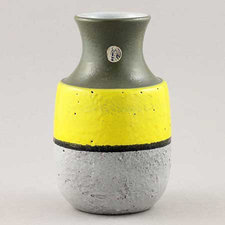 Mari Simmulson Upsala Ekeby Vase. Model 9052M. Height 15,5 cm