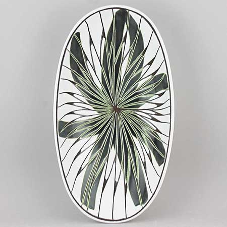 Mari Simmulson Upsala Ekeby Maj Bowl. Model 4146. Length 29 cm