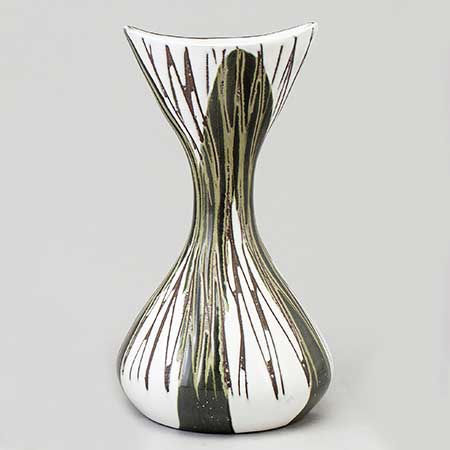 Mari Simmulson Upsala Ekeby Maj Vase. Model 4147. Height 19 cm