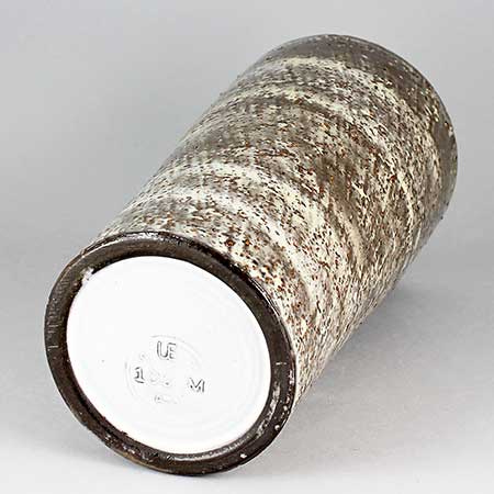 Mari Simmulson Upsala Ekeby The lower side of a Mona object