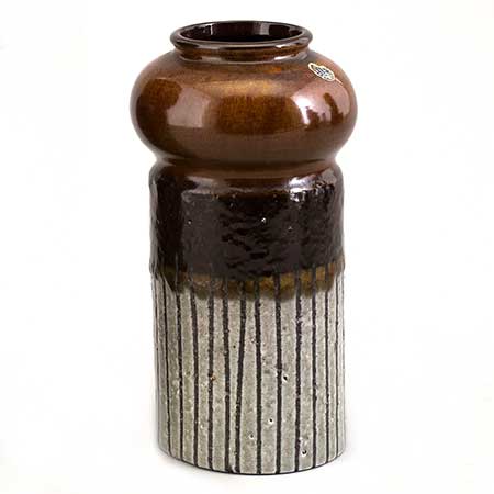 Mari Simmulson Upsala Ekeby Moské Vase. Model 7085M. Height 17,5 cm