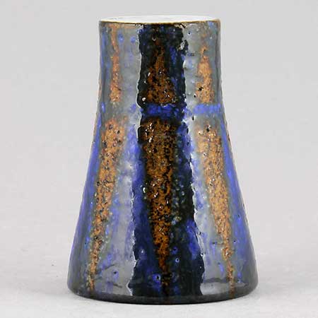 Mari Simmulson Upsala Ekeby Rubus Vase. Model 4465. Height 9,5 cm