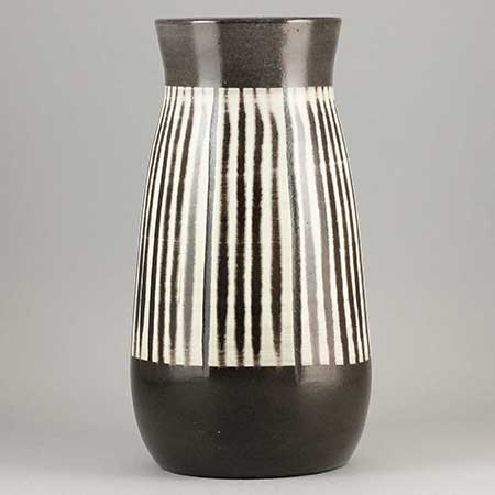 Mari Simmulson Upsala Ekeby Sippa Vase. Model 4554. Height 23,5 cm