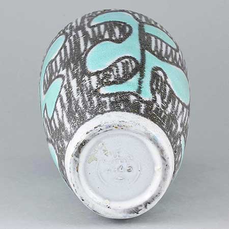 Mari Simmulson Upsala Ekeby Tahiti The lower side of a Tahiti object