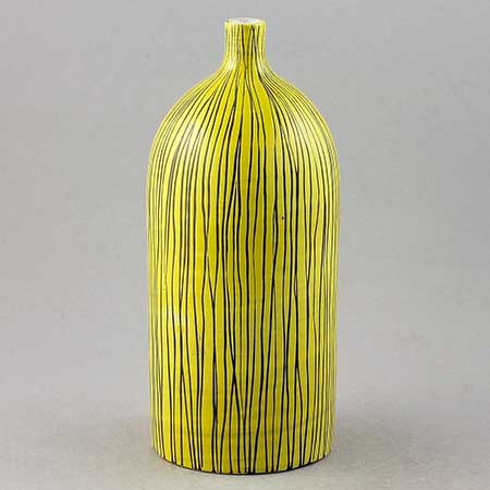 Mari Simmulson Upsala–Ekeby Vibrato Vase. Model 4292. Height 20,5 cm