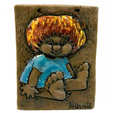 Ninnie Forsgren Bromma Keramik väggplatta Child. Model 796, height 16 cm