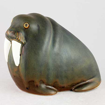 Taisto Kaasinen Arabia Upsala-Ekeby Figurine Walrus, length 19 cm