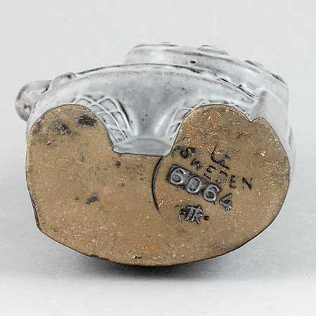 Taisto Kaasinen Arabia Upsala-Ekeby Figurine The lower side of a Upsala-Ekeby figurine