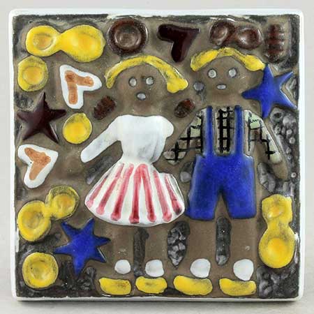 Taisto Kaasinen Arabia Upsala-Ekeby Sagoland Hans & Greta (Hansel and Gretel), model 6047, length 10,5 cm