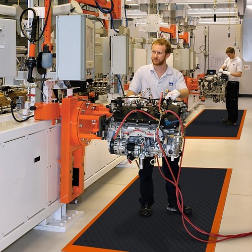 men även produkter för tunga industrier  