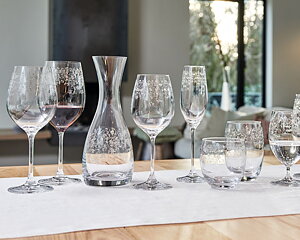Duka med glas från Leonardo! Vackra glas med stilfulla dekorationer Köp hos SmartOdesign